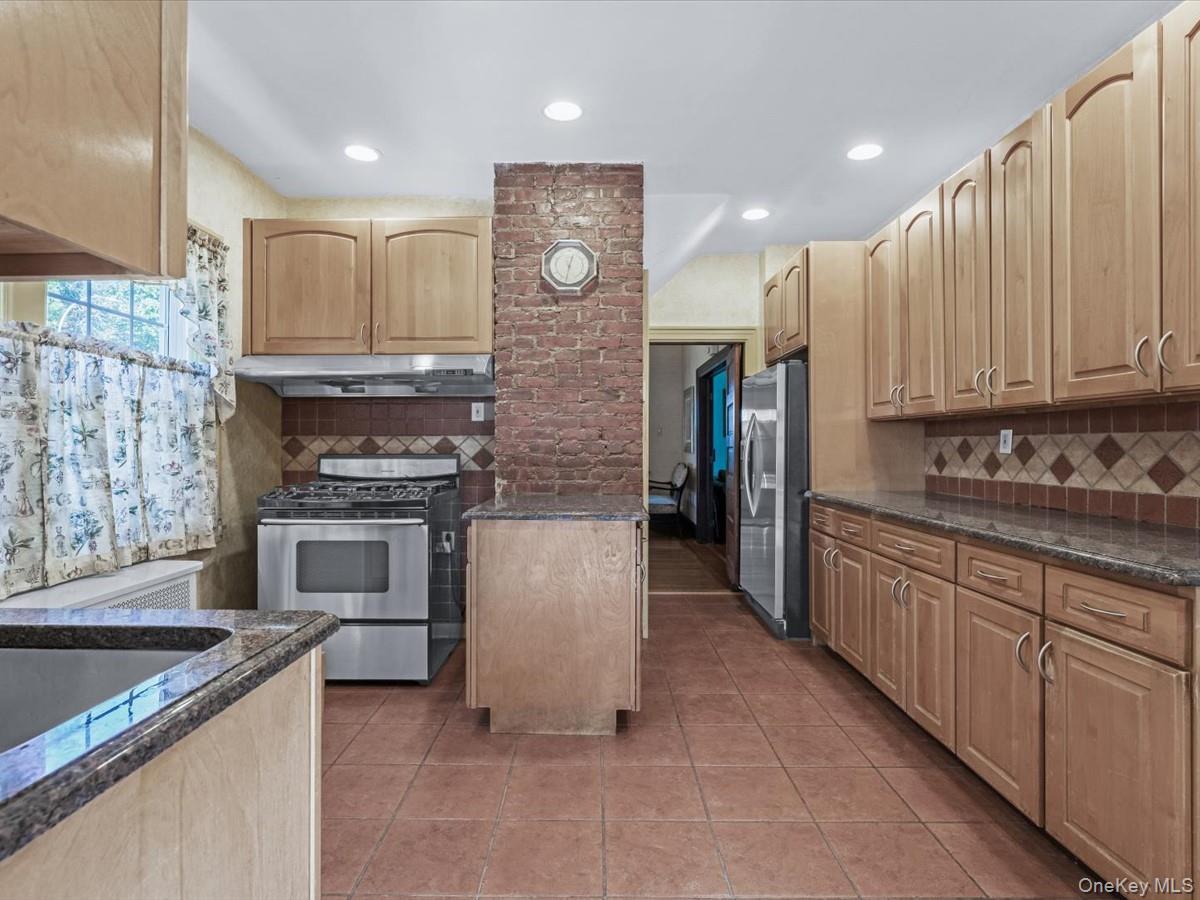 Single Family Henley  Queens, NY 11432, MLS-927584-10