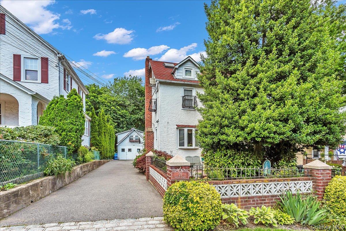 Single Family Hayden  Nassau County, NY 11024, MLS-927591-22