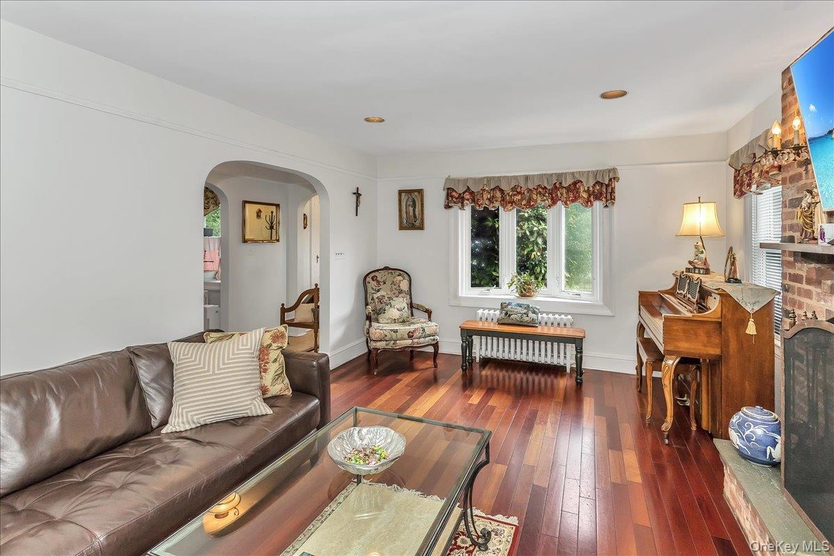 Single Family Hayden  Nassau County, NY 11024, MLS-927591-3