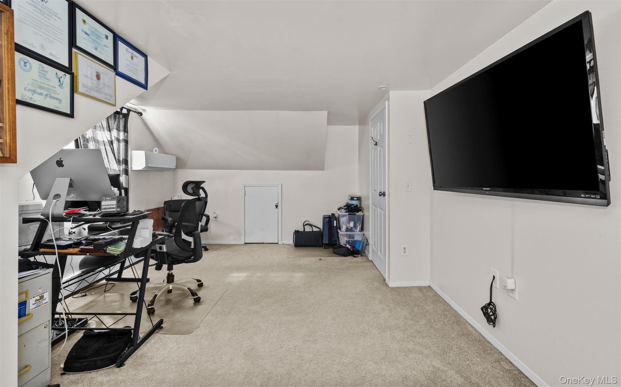 Single Family Wells  Suffolk County, NY 11706, MLS-927594-20