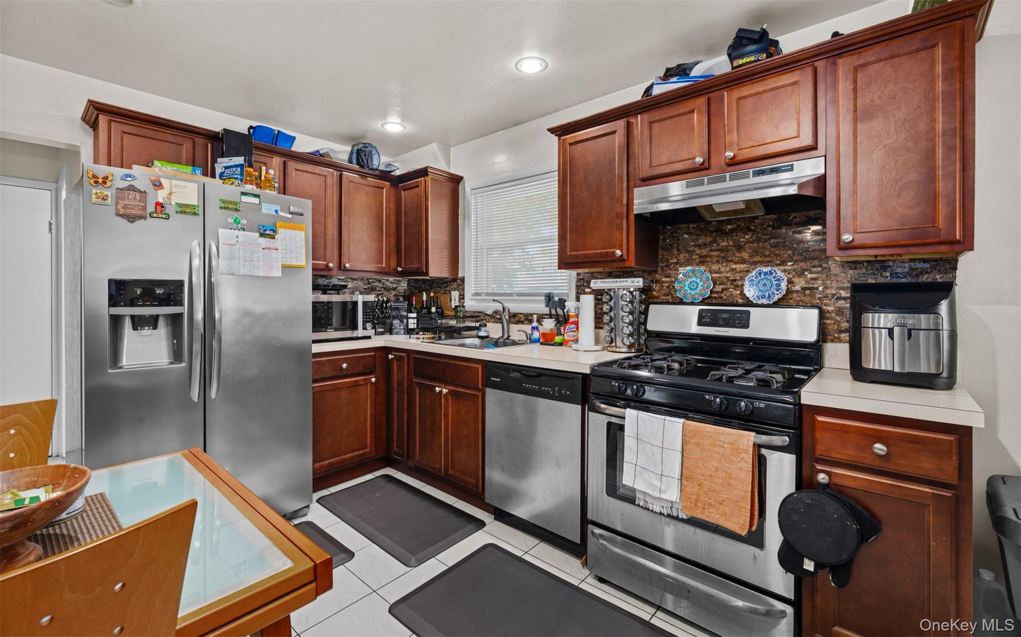 Single Family Wells  Suffolk County, NY 11706, MLS-927594-8