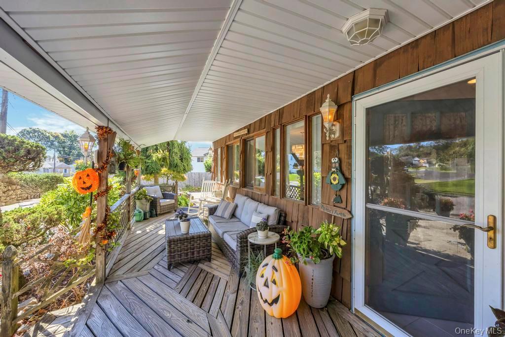 Single Family Longstreet  Suffolk County, NY 11755, MLS-927595-28