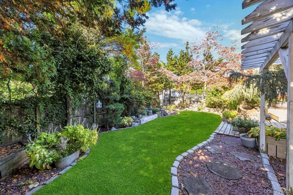 Single Family Longstreet  Suffolk County, NY 11755, MLS-927595-36