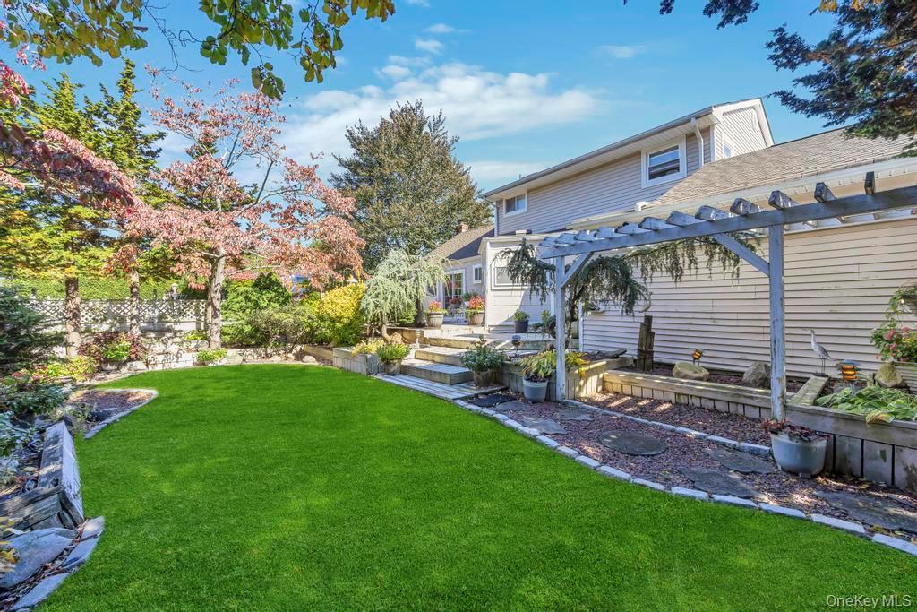 Single Family Longstreet  Suffolk County, NY 11755, MLS-927595-38