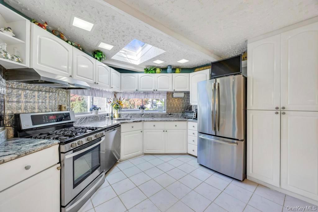 Single Family Longstreet  Suffolk County, NY 11755, MLS-927595-7