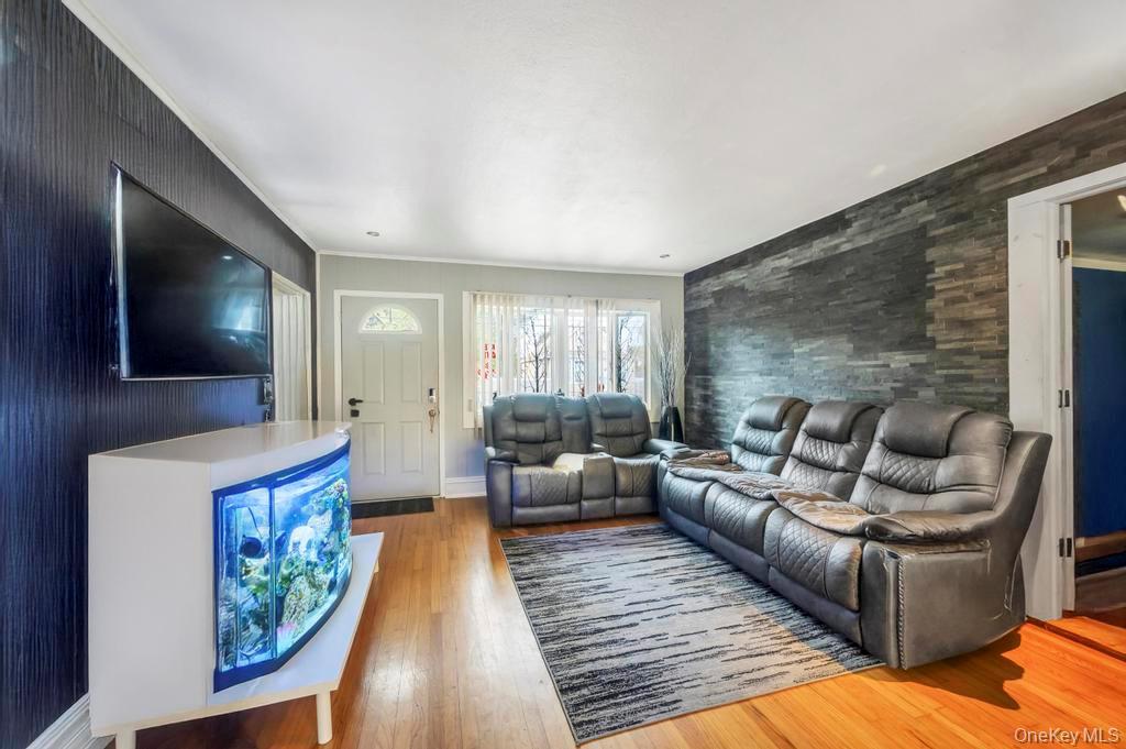 Single Family Francisco Suffolk County, NY 11722, MLS-927596-11