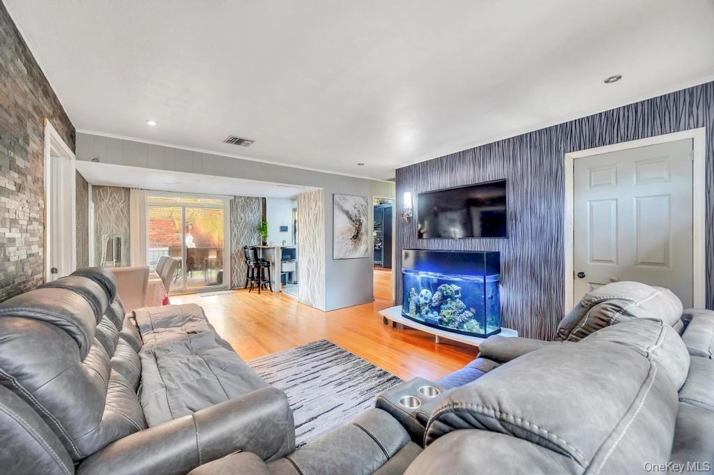 Single Family Francisco Suffolk County, NY 11722, MLS-927596-5