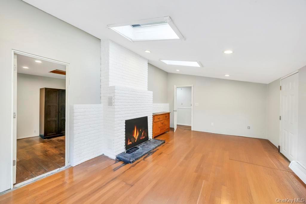 Single Family Bedford Suffolk County, NY 11749, MLS-927608-13