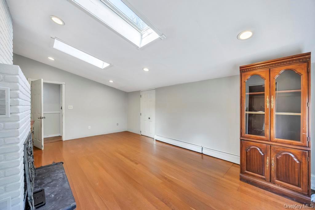 Single Family Bedford Suffolk County, NY 11749, MLS-927608-14