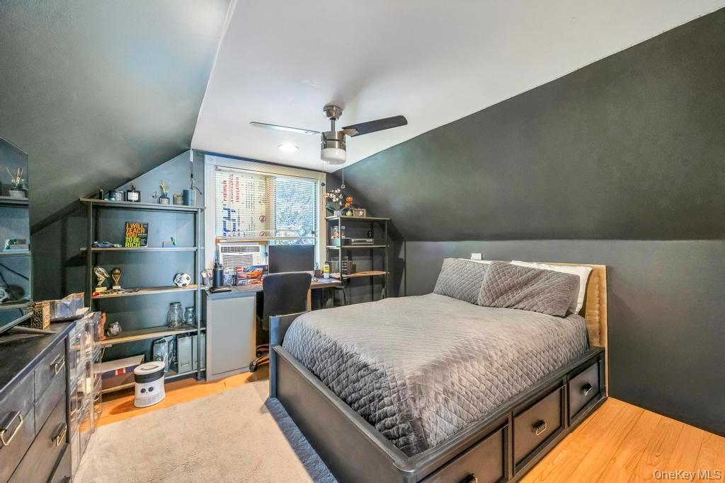 Single Family Bedford Suffolk County, NY 11749, MLS-927608-17