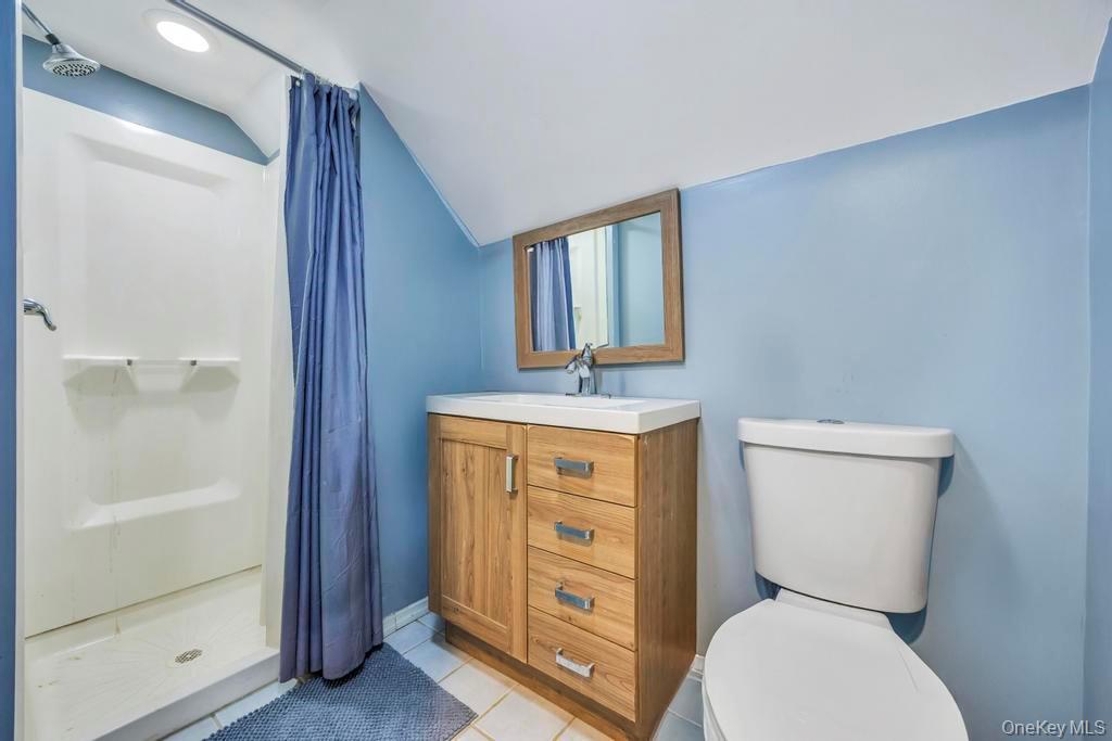 Single Family Bedford Suffolk County, NY 11749, MLS-927608-19