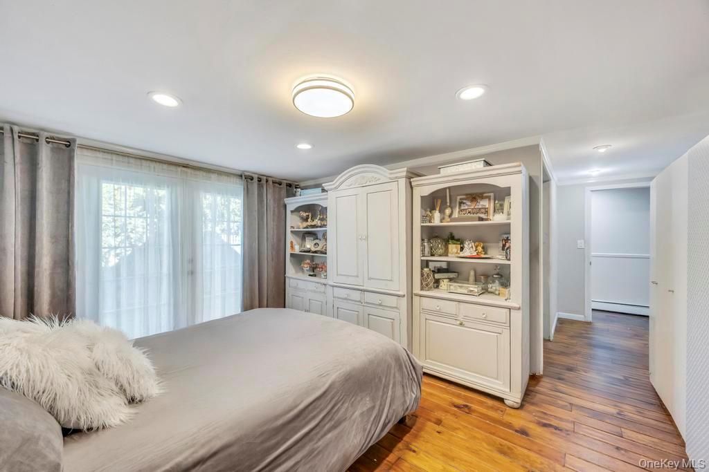 Single Family Bedford Suffolk County, NY 11749, MLS-927608-25