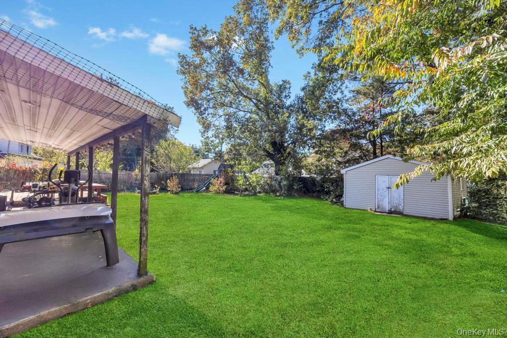 Single Family Bedford Suffolk County, NY 11749, MLS-927608-31