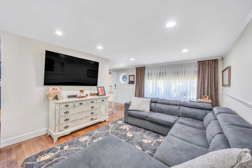 Single Family Bedford Suffolk County, NY 11749, MLS-927608-6