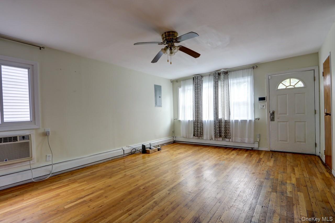 Single Family Waterview Street Queens, NY 11691, MLS-927617-4