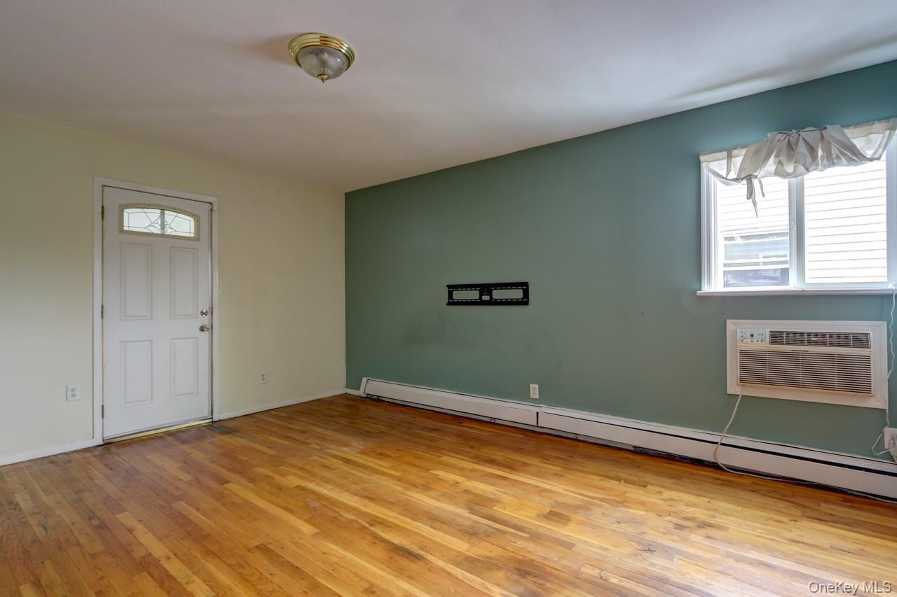 Single Family Waterview Street Queens, NY 11691, MLS-927617-5