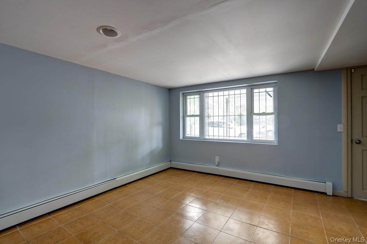 Single Family Waterview Street Queens, NY 11691, MLS-927617-8