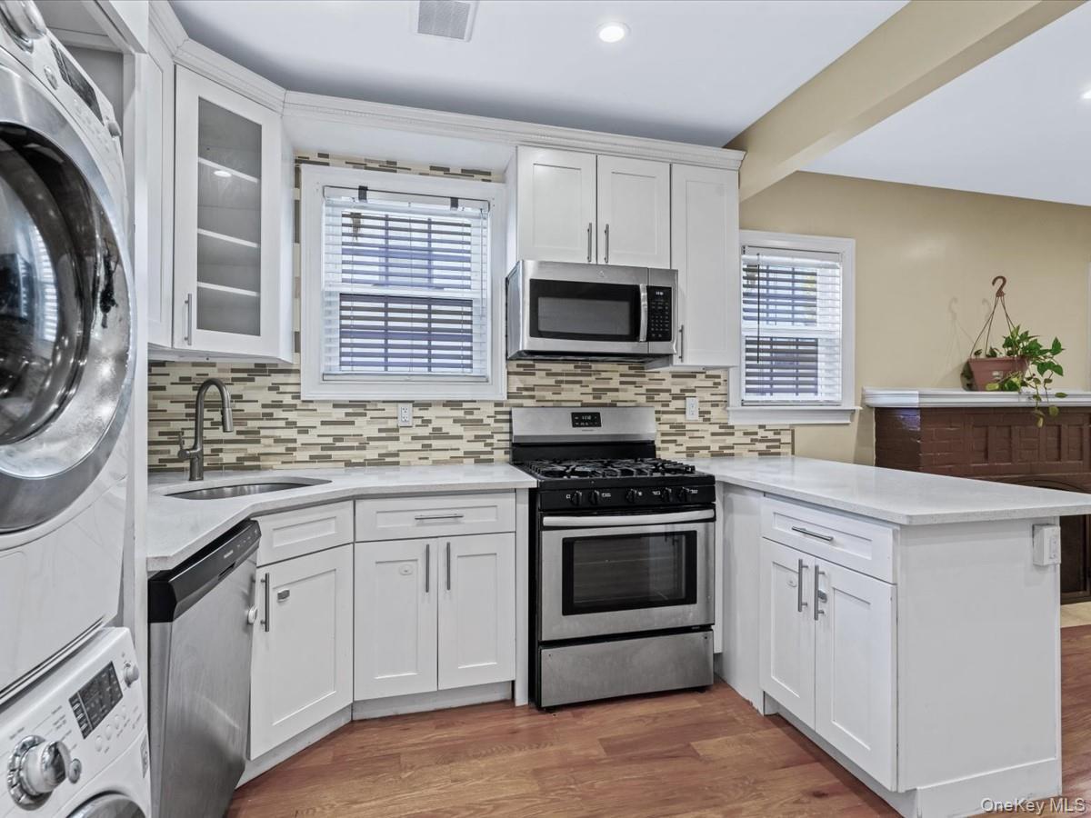 Single Family 205th  Queens, NY 11412, MLS-927622-8