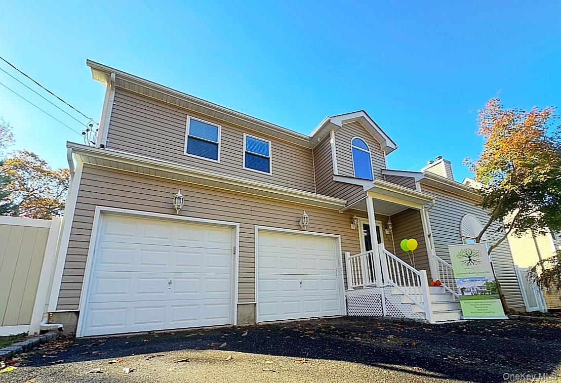 Single Family Magnolia  Suffolk County, NY 11778, MLS-927623-22