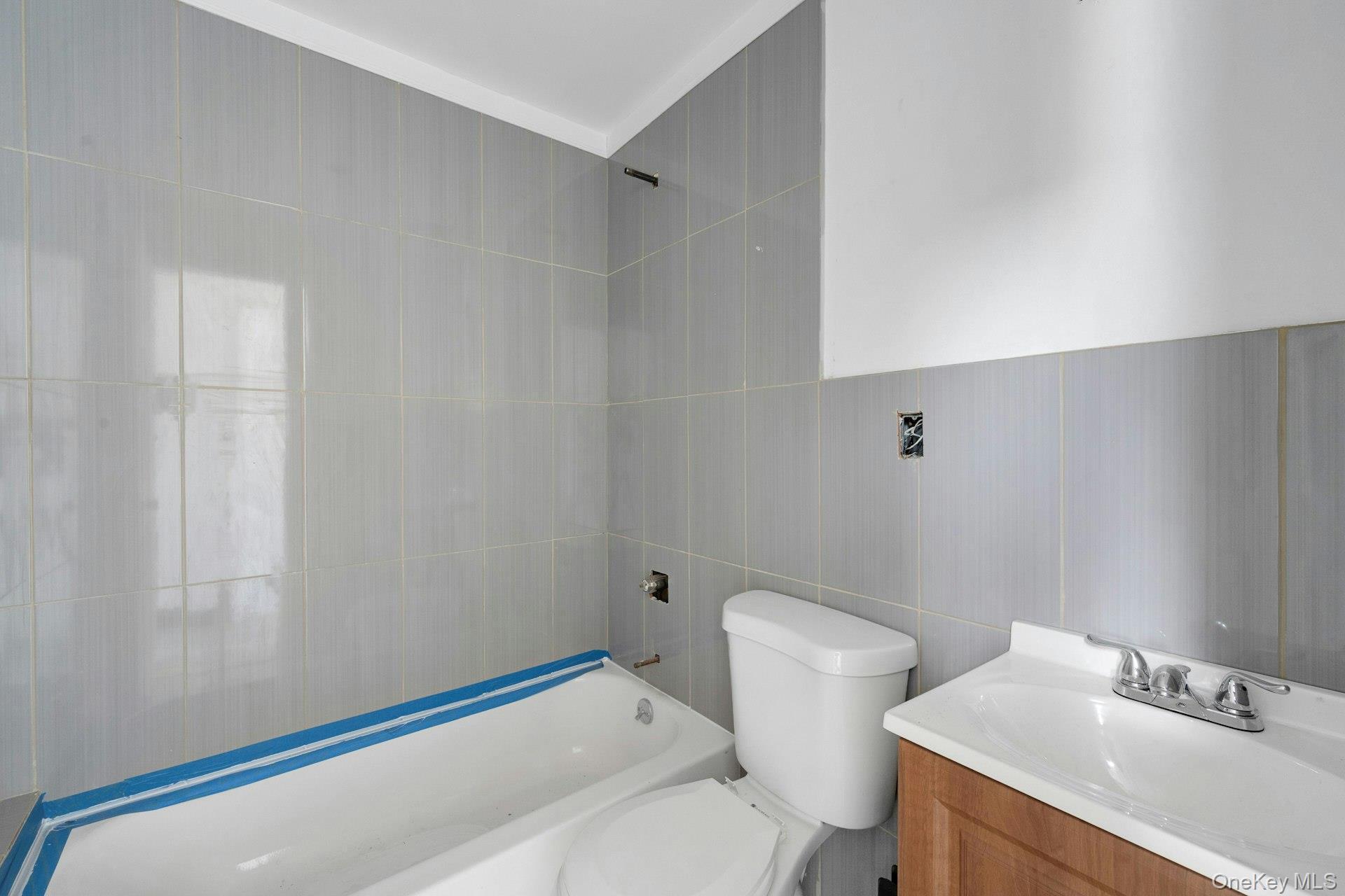 Single Family 172nd  Bronx, NY 10472, MLS-927639-16