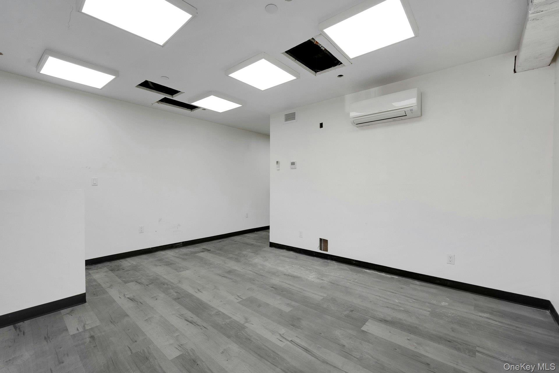 Single Family 172nd  Bronx, NY 10472, MLS-927639-5