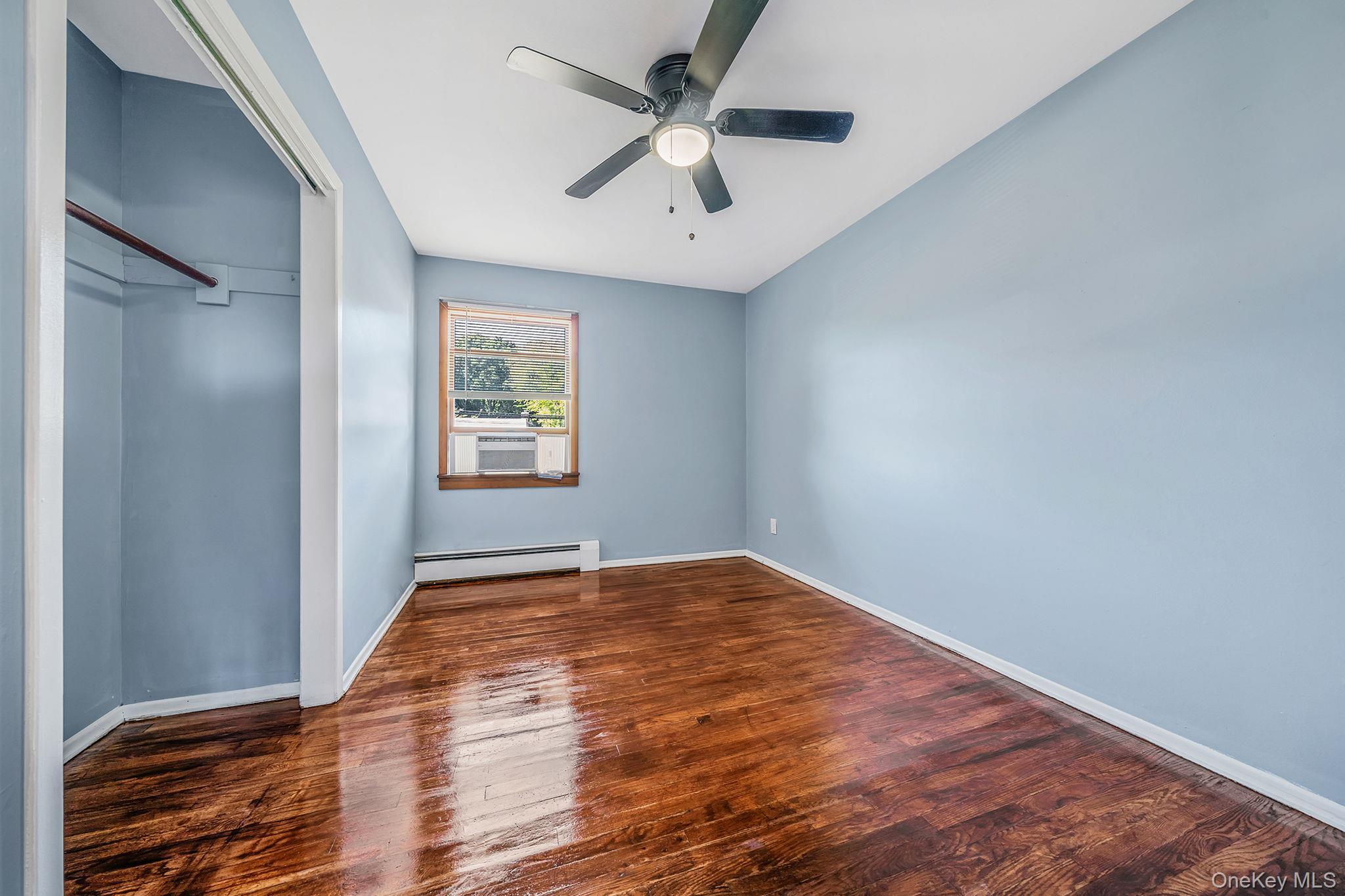 Single Family Clifton Suffolk County, NY 11776, MLS-927645-15