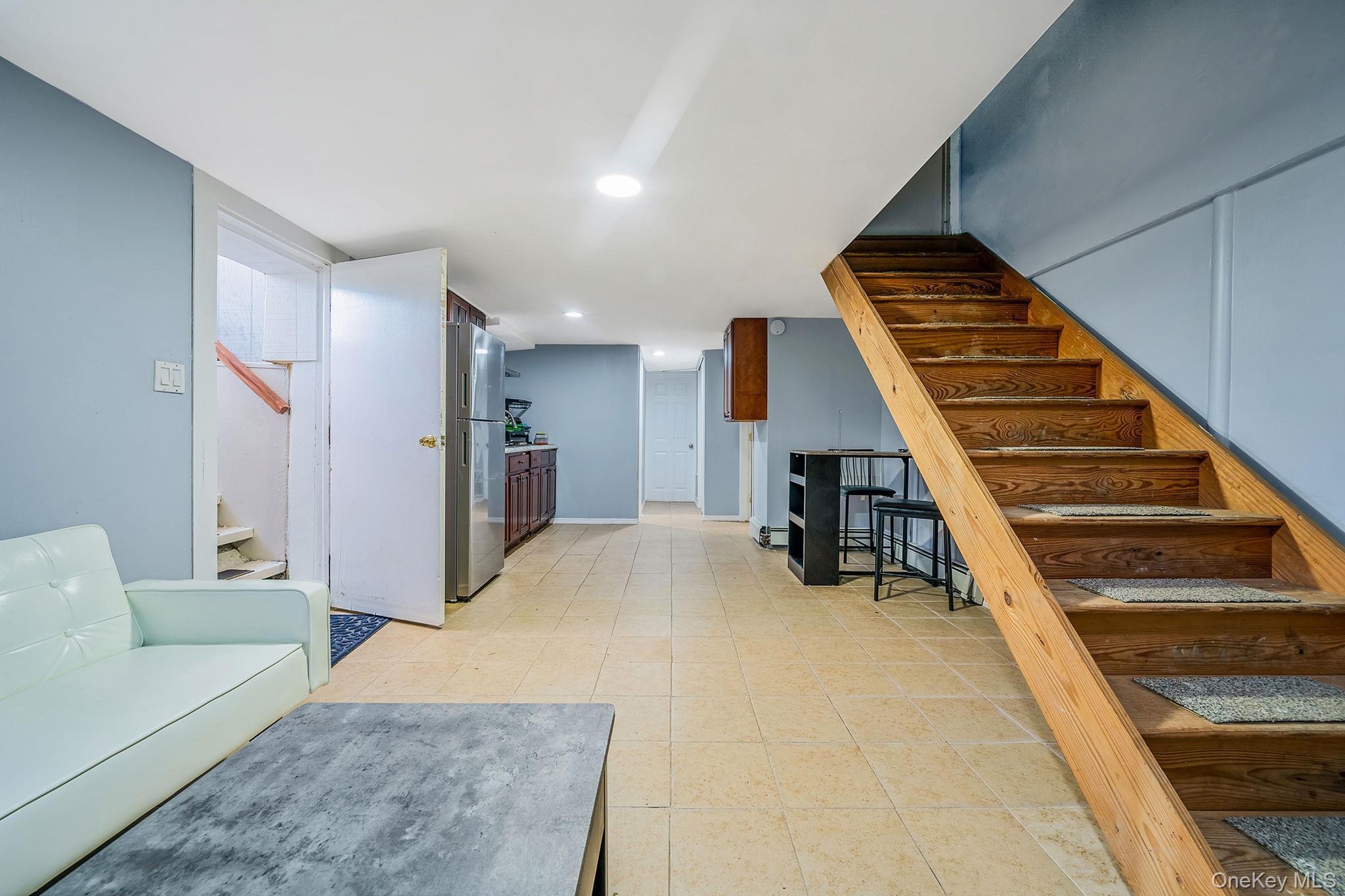 Single Family Clifton Suffolk County, NY 11776, MLS-927645-20