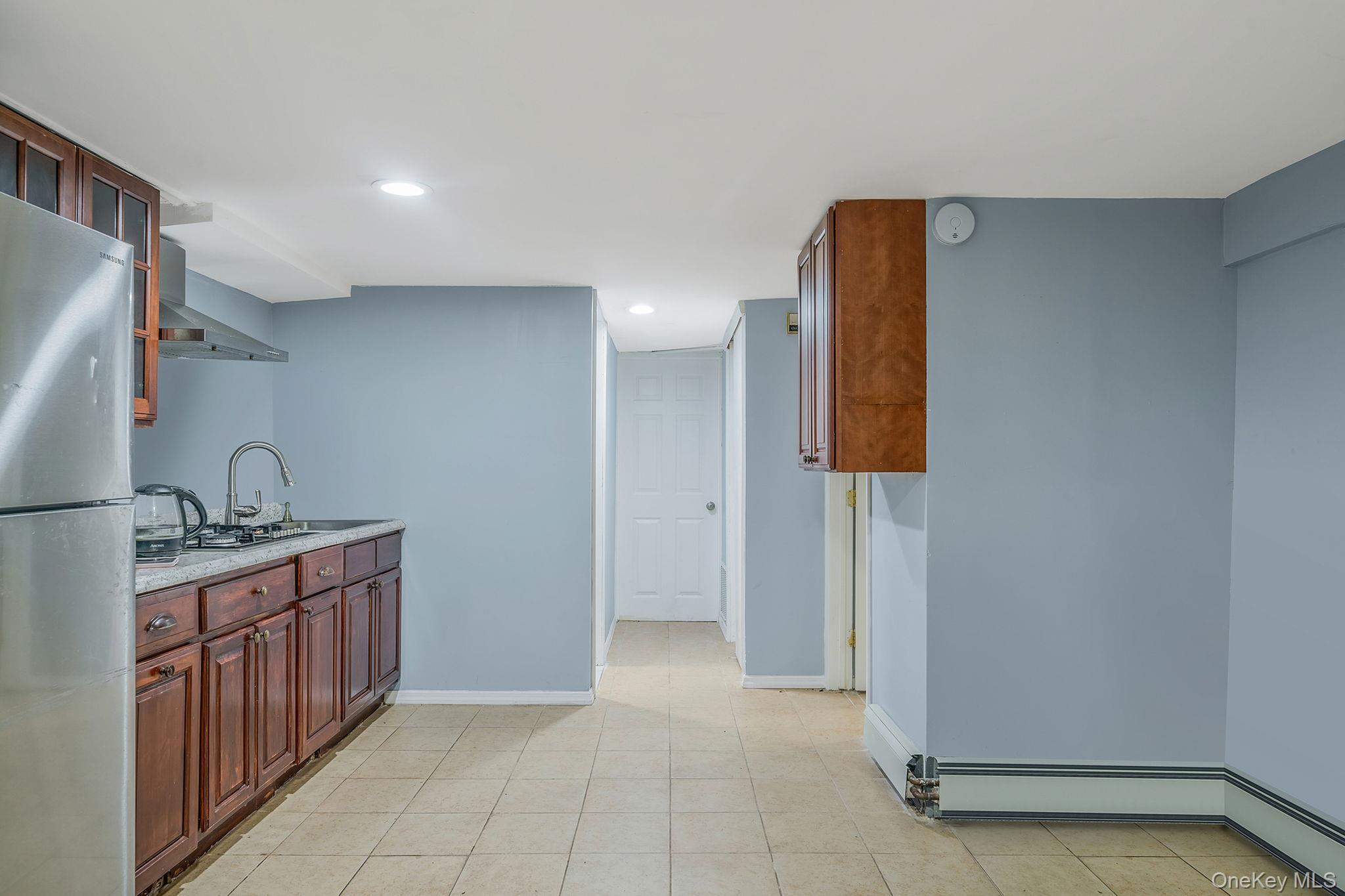 Single Family Clifton Suffolk County, NY 11776, MLS-927645-22