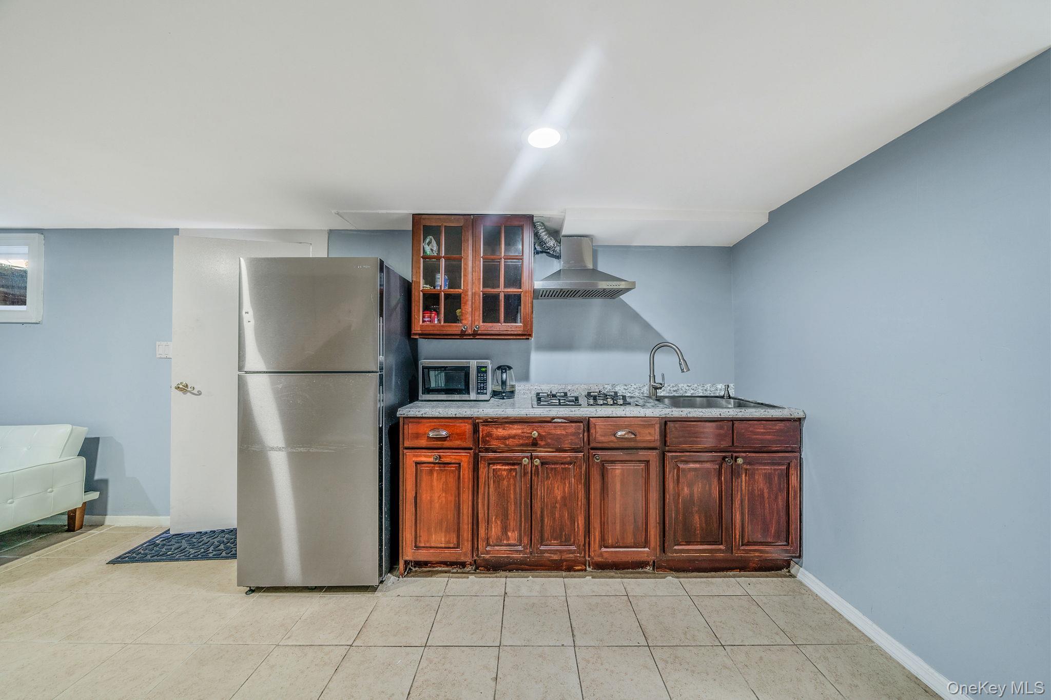 Single Family Clifton Suffolk County, NY 11776, MLS-927645-23