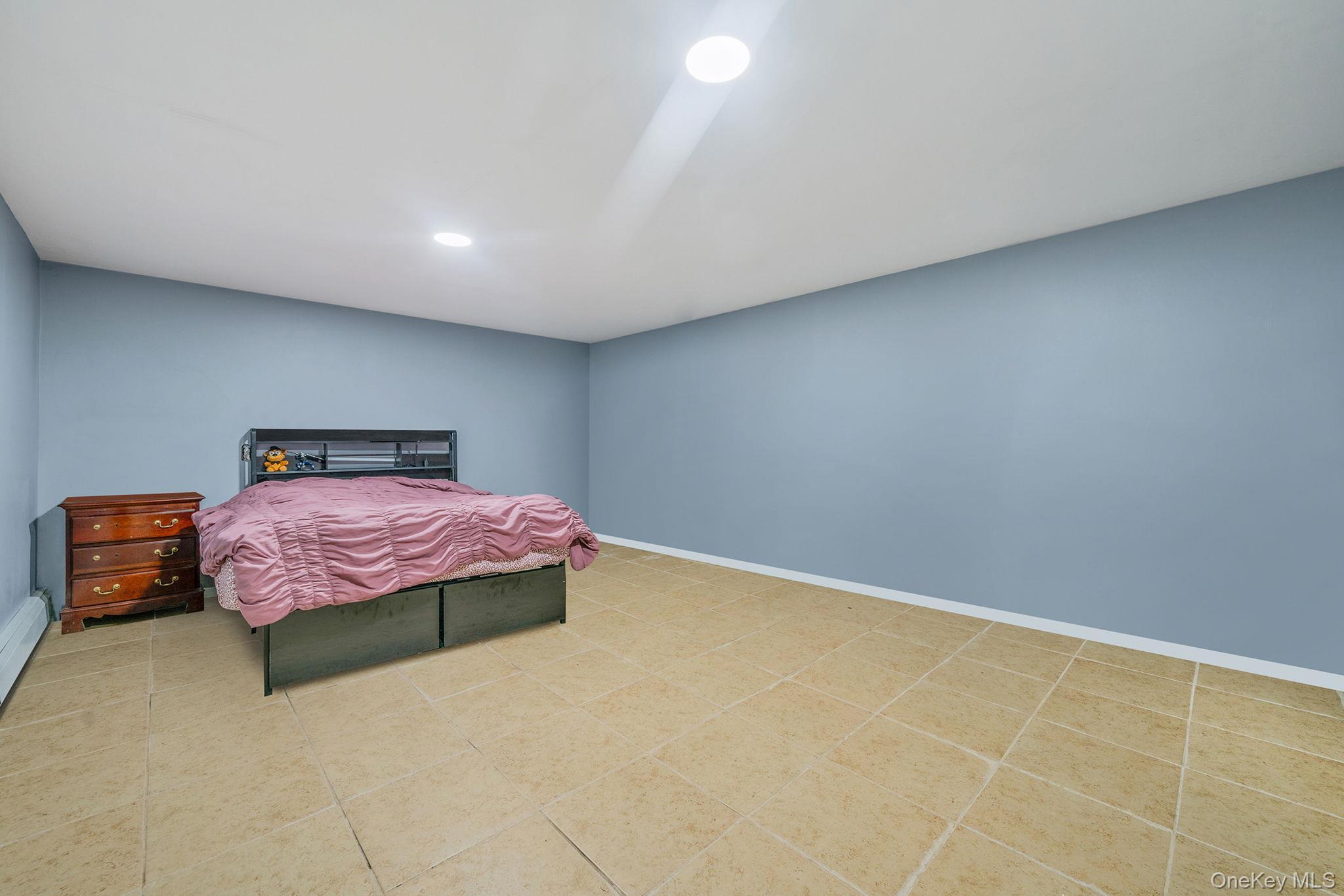 Single Family Clifton Suffolk County, NY 11776, MLS-927645-27