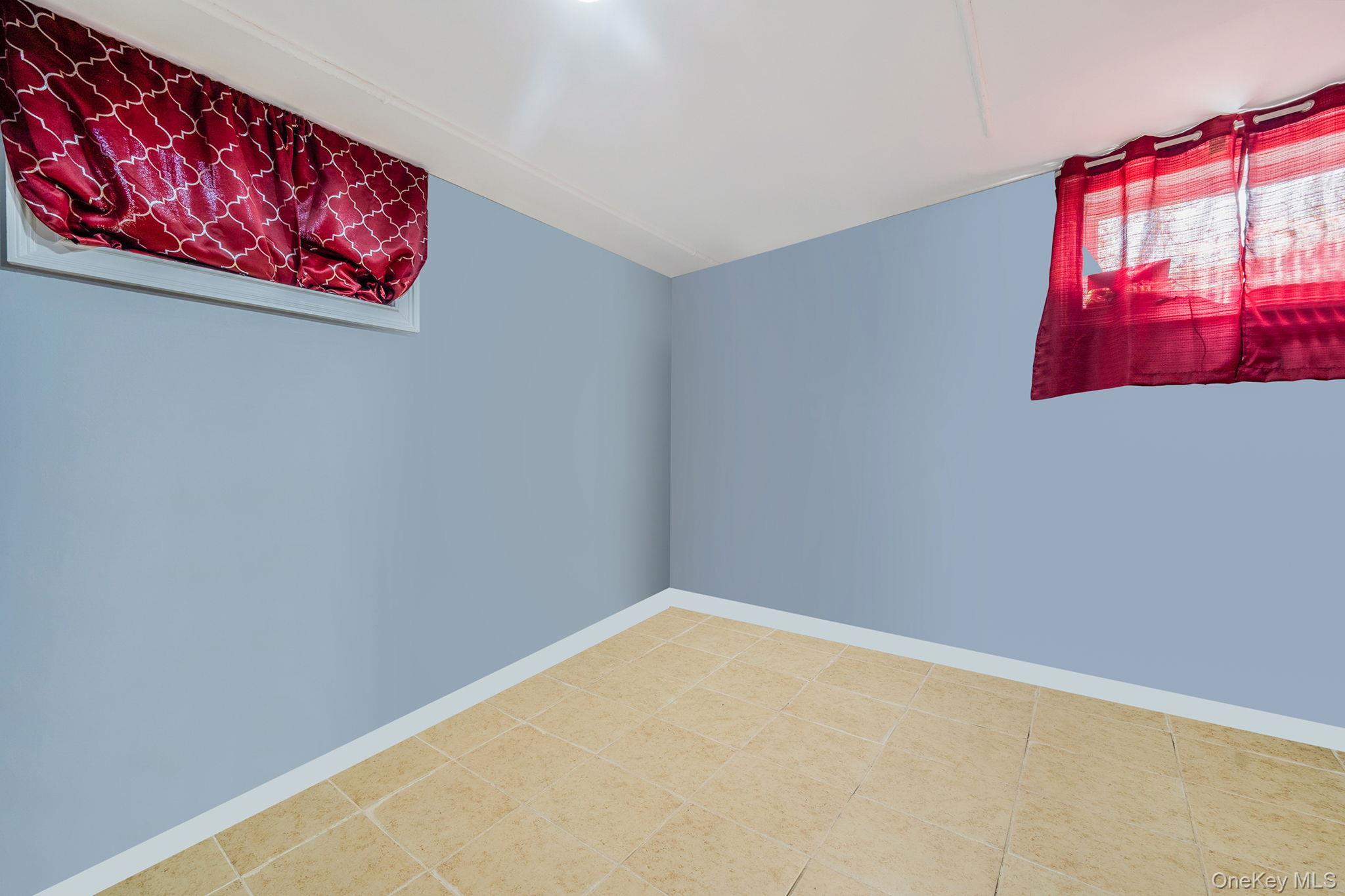 Single Family Clifton Suffolk County, NY 11776, MLS-927645-29