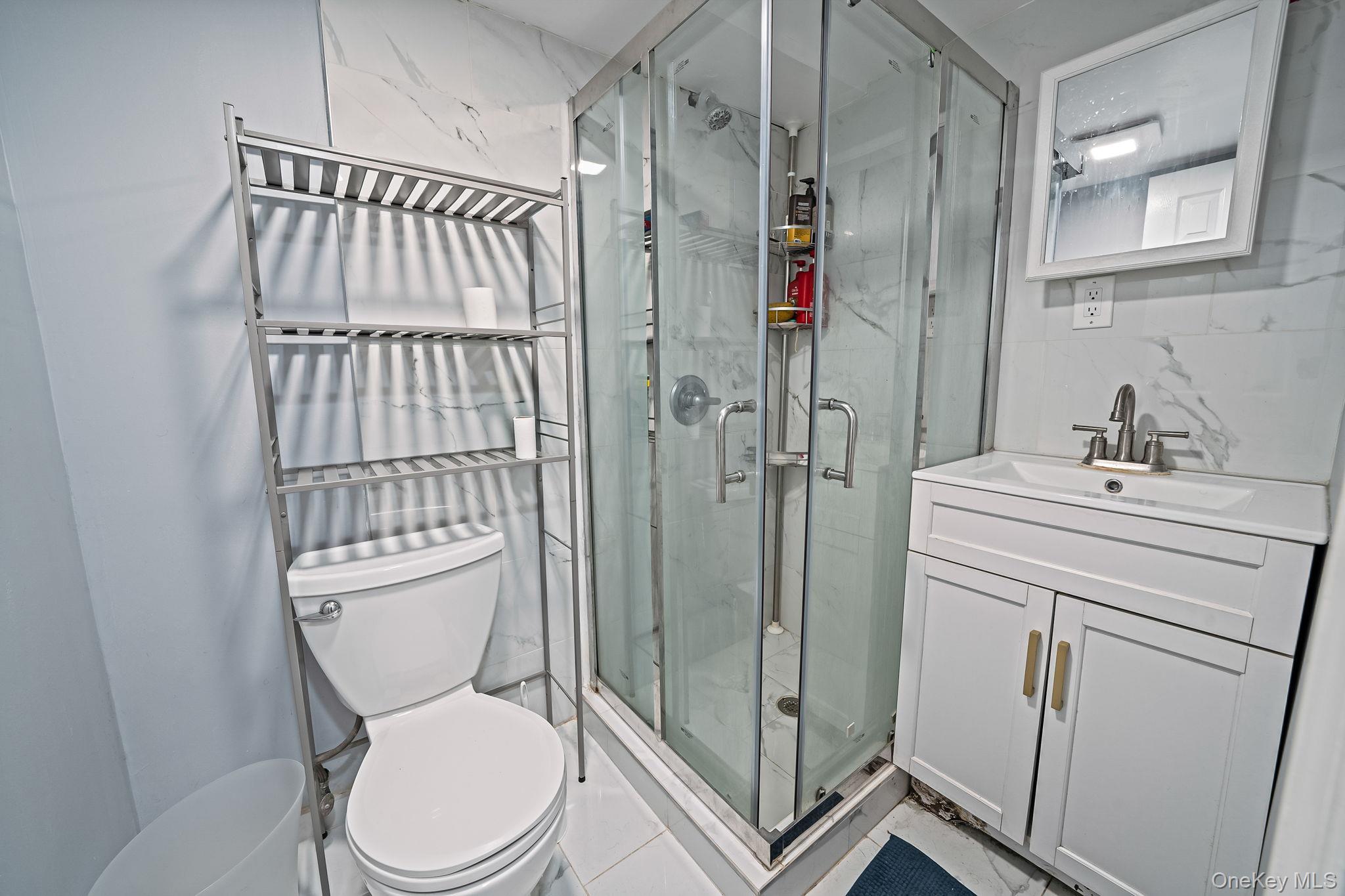 Single Family Clifton Suffolk County, NY 11776, MLS-927645-31