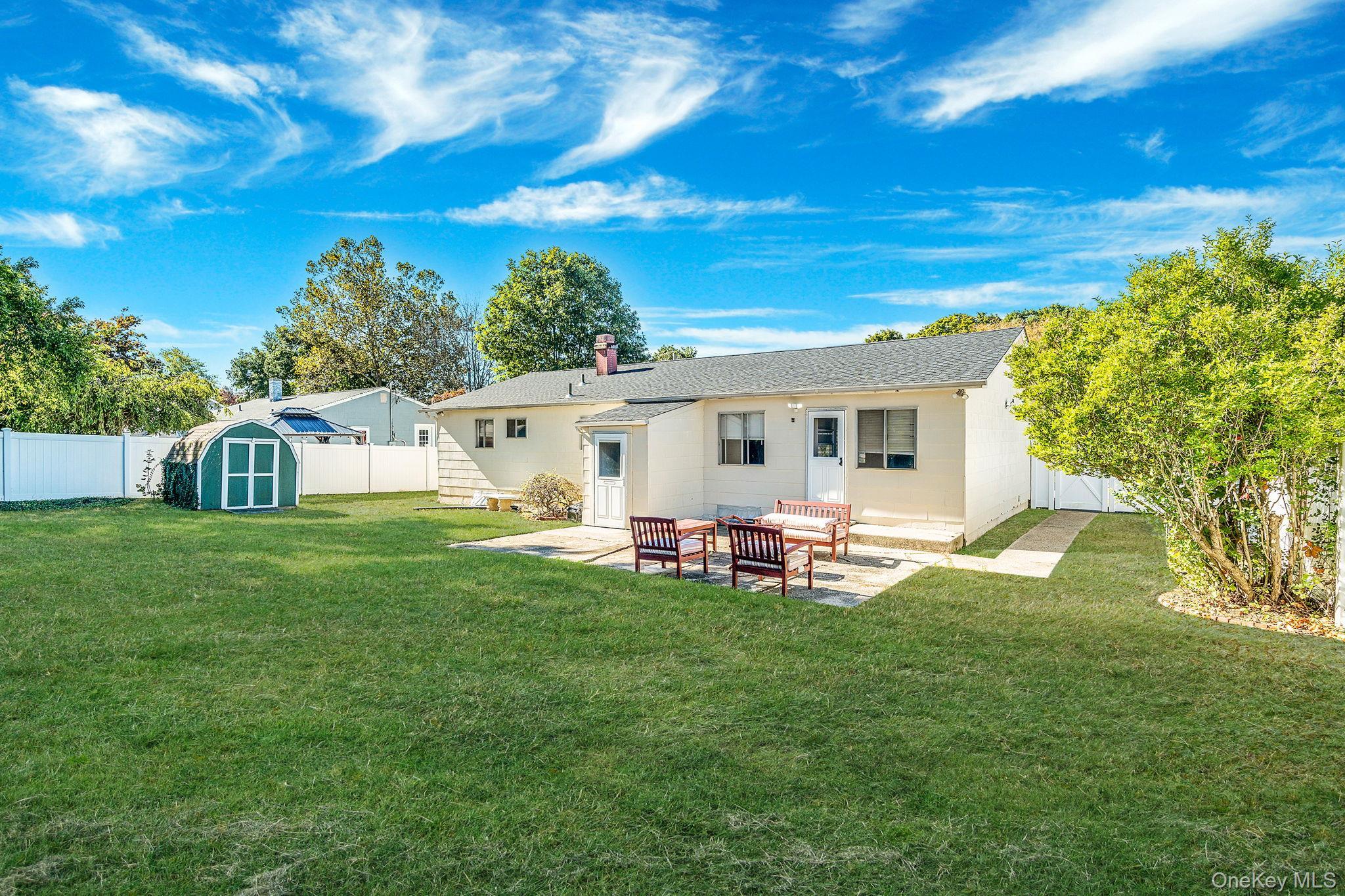 Single Family Clifton Suffolk County, NY 11776, MLS-927645-33