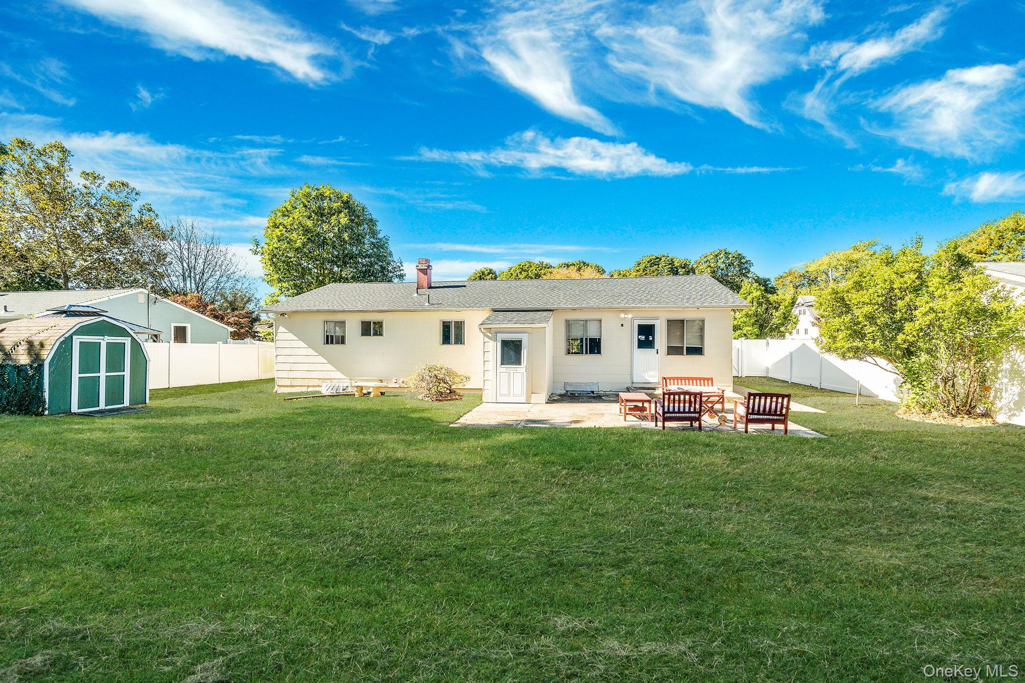 Single Family Clifton Suffolk County, NY 11776, MLS-927645-34