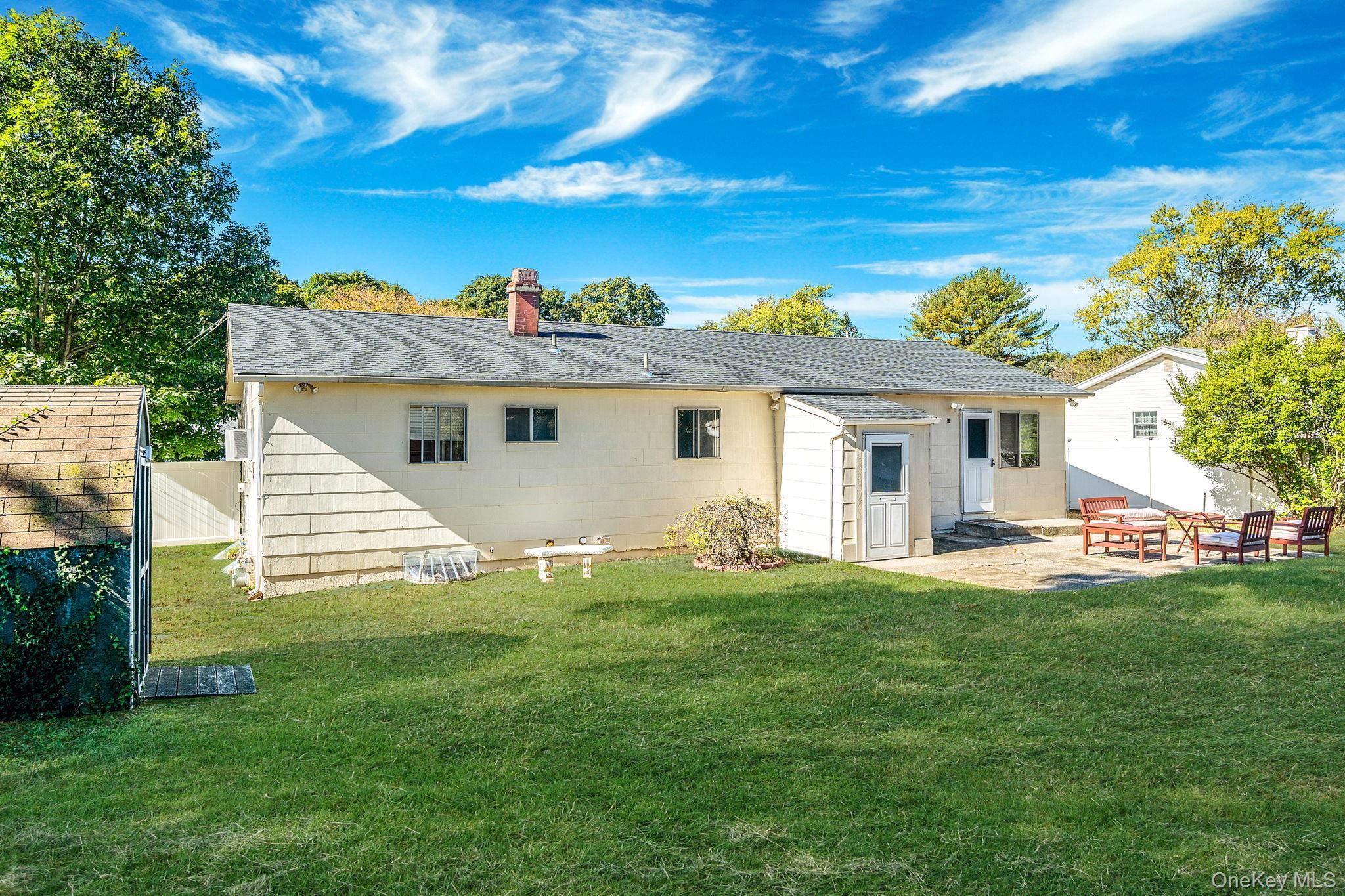 Single Family Clifton Suffolk County, NY 11776, MLS-927645-36