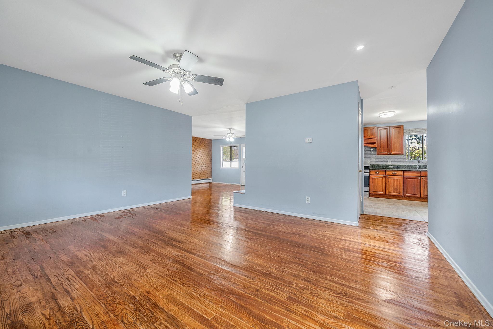 Single Family Clifton Suffolk County, NY 11776, MLS-927645-5