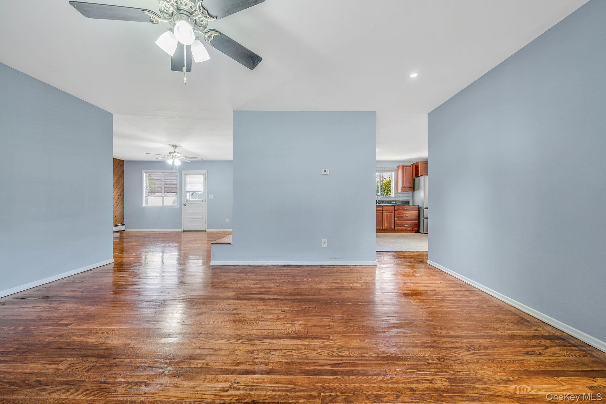 Single Family Clifton Suffolk County, NY 11776, MLS-927645-7