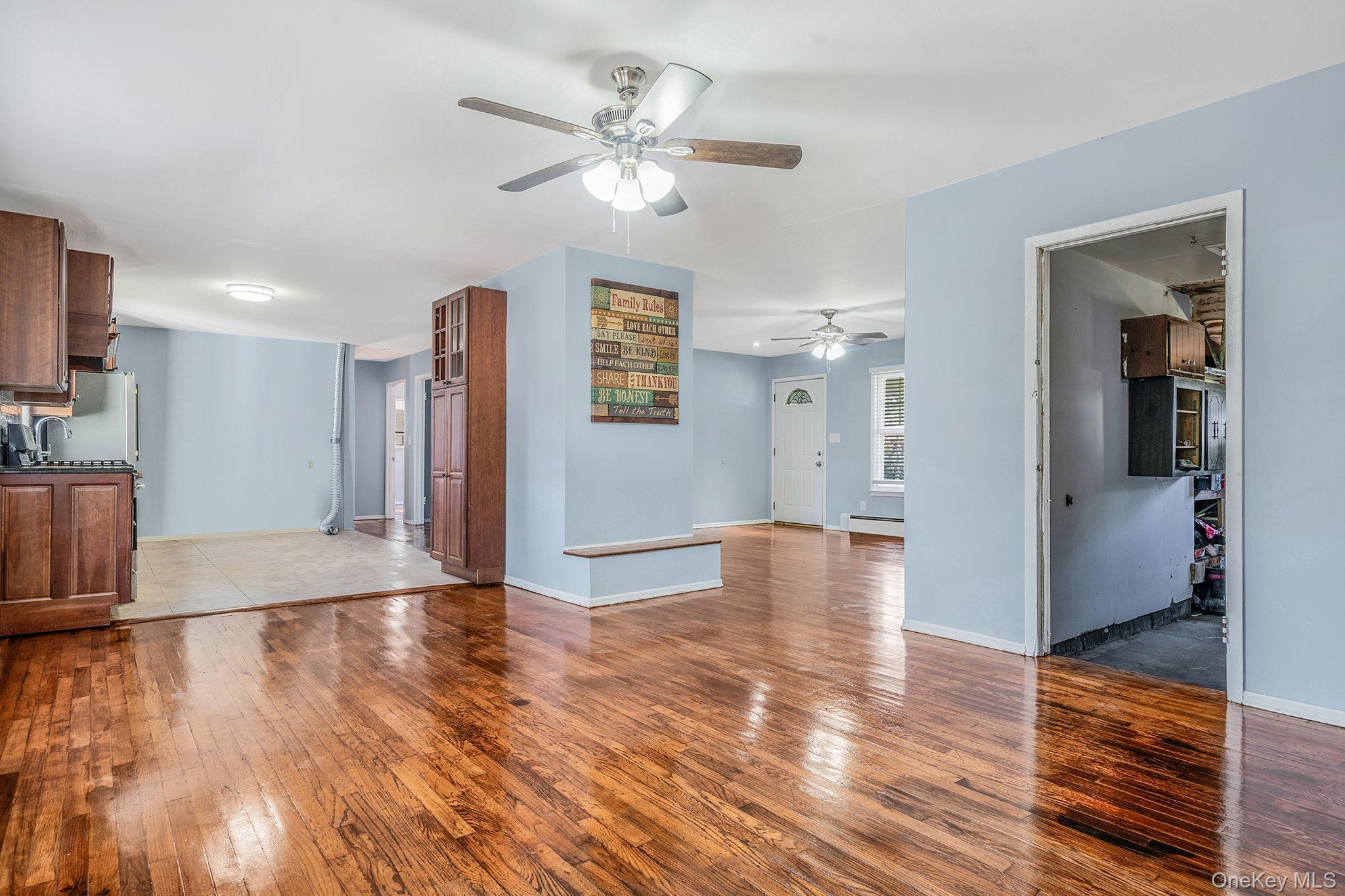 Single Family Clifton Suffolk County, NY 11776, MLS-927645-8