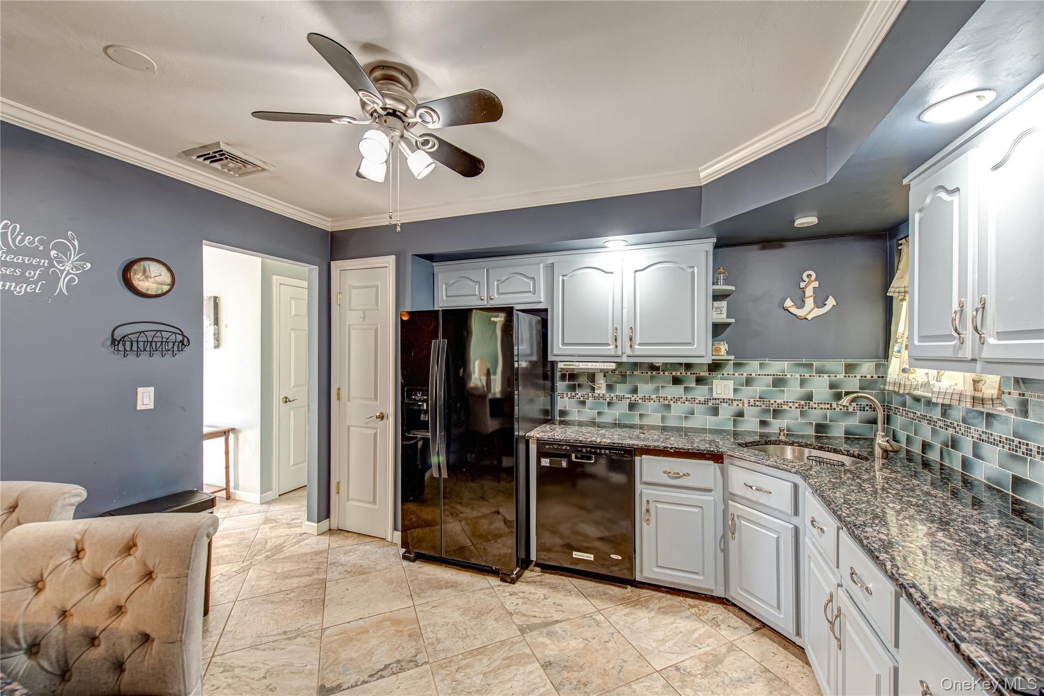 Single Family Wyandotte  Suffolk County, NY 11784, MLS-927660-3