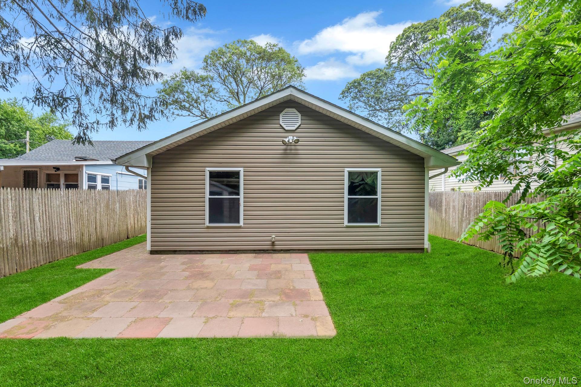 Single Family Harding  Suffolk County, NY 11779, MLS-927680-31