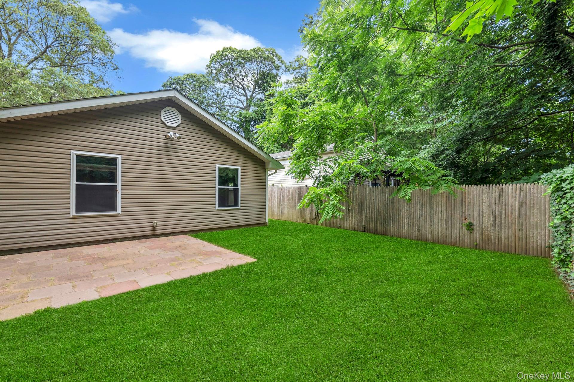 Single Family Harding  Suffolk County, NY 11779, MLS-927680-32