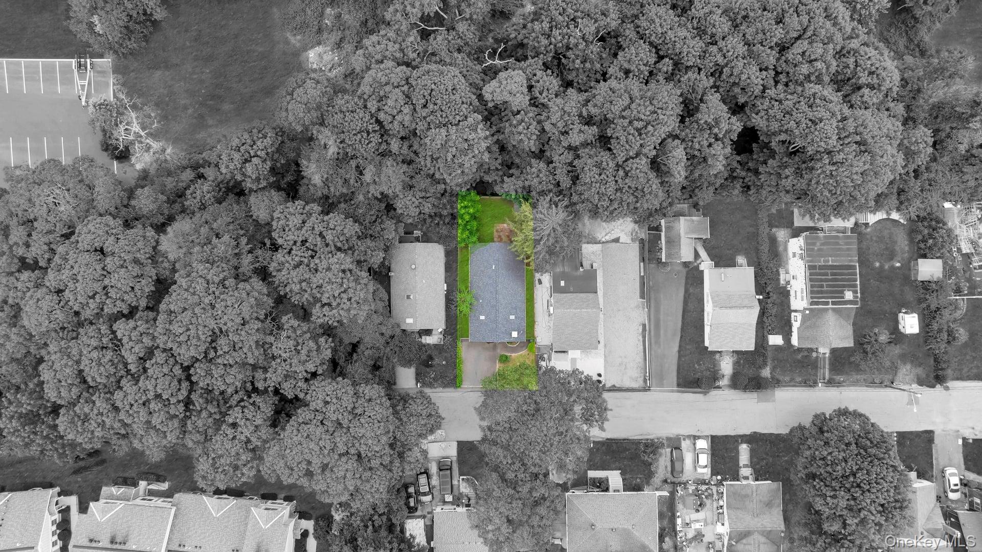 Single Family Harding  Suffolk County, NY 11779, MLS-927680-36