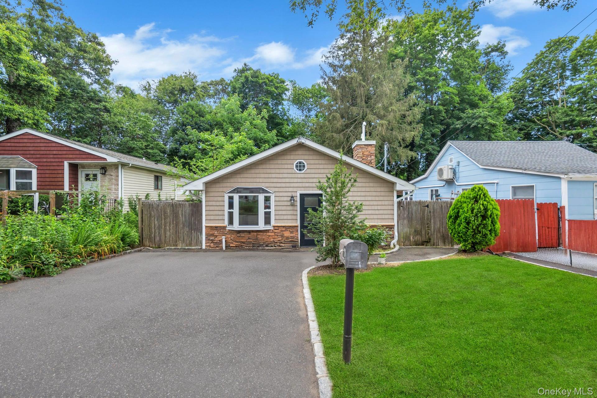 Single Family Harding  Suffolk County, NY 11779, MLS-927680-37