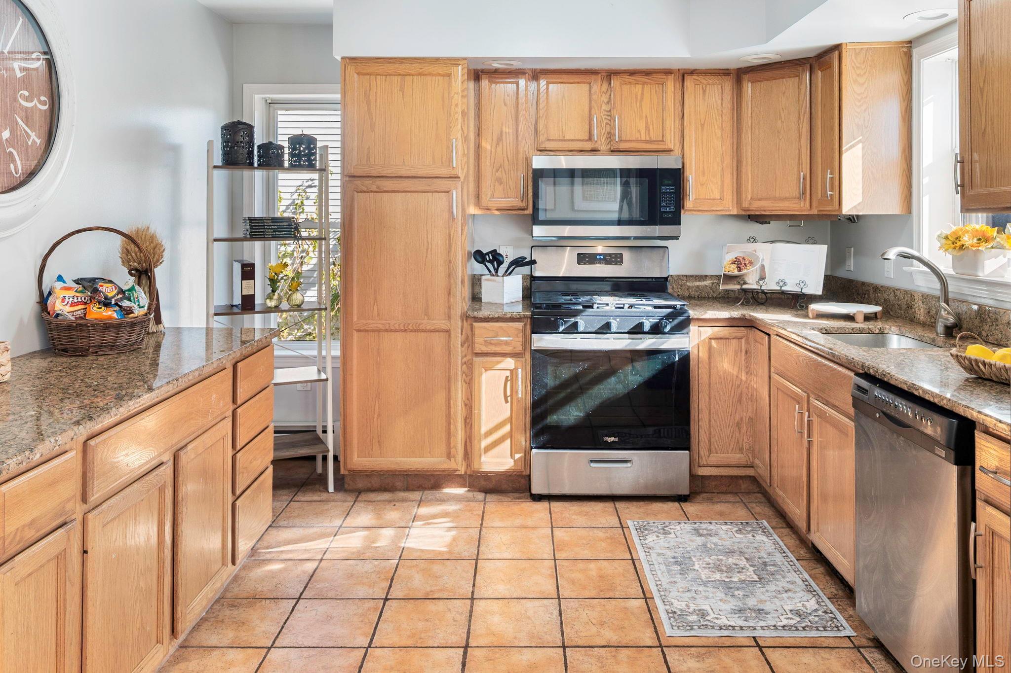 Single Family Sabrina  Westchester County, NY 10562, MLS-927692-11