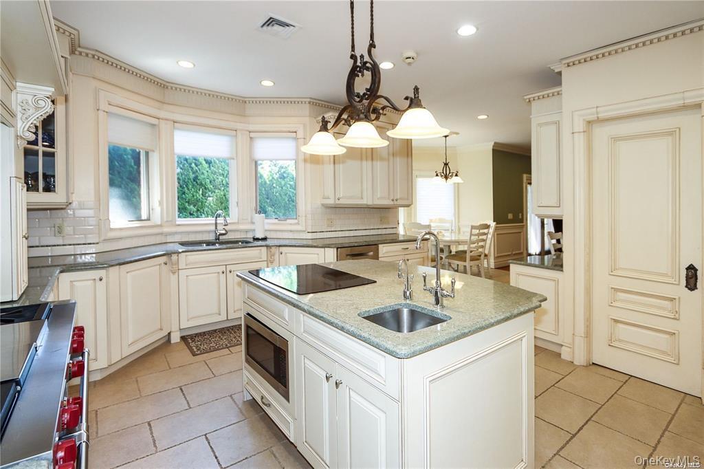 Single Family Steamboat Nassau County, NY 11024, MLS-927695-12