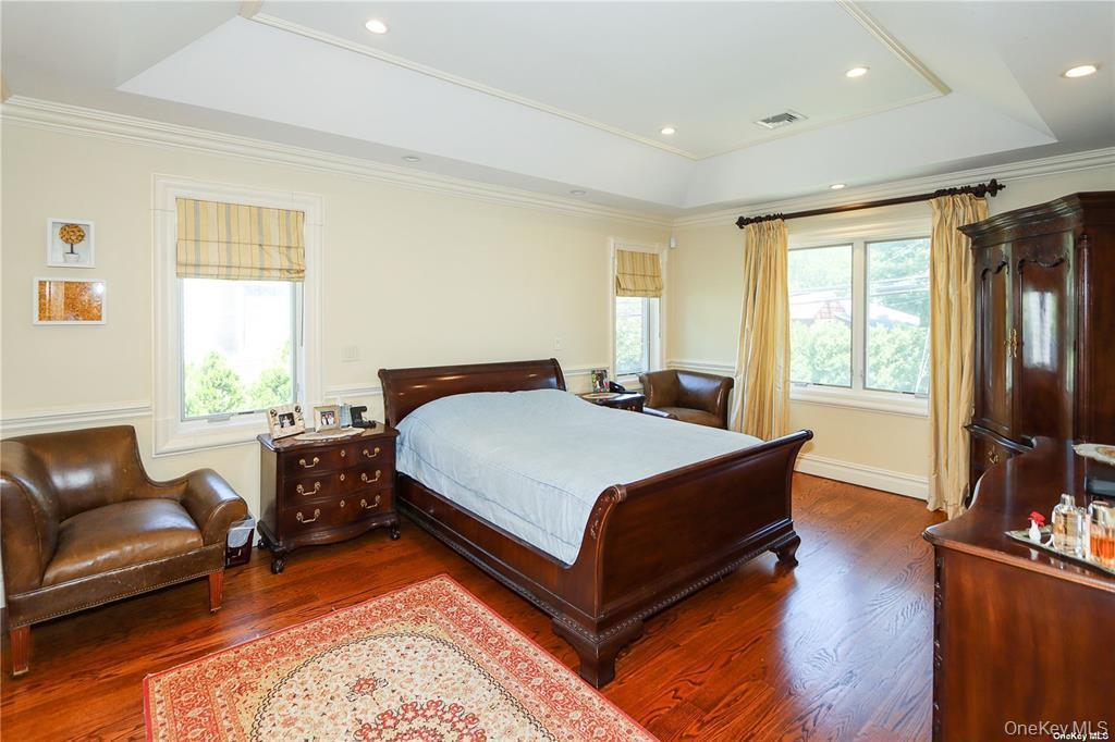 Single Family Steamboat Nassau County, NY 11024, MLS-927695-17