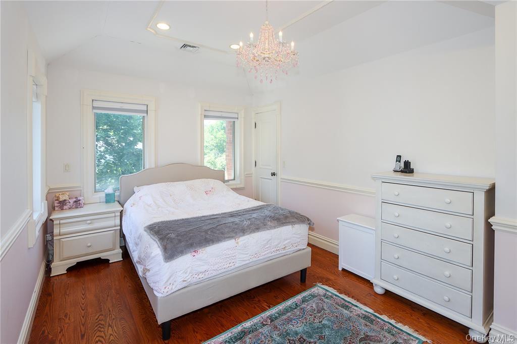 Single Family Steamboat Nassau County, NY 11024, MLS-927695-21