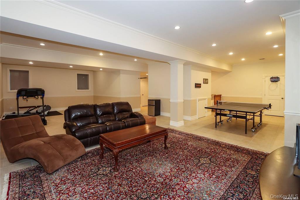 Single Family Steamboat Nassau County, NY 11024, MLS-927695-26