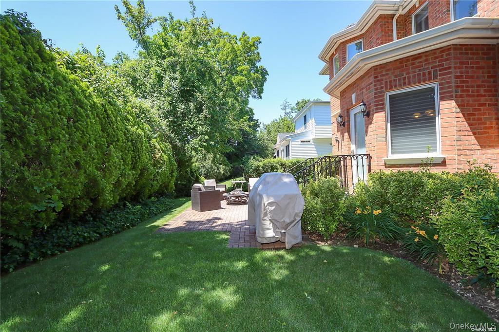 Single Family Steamboat Nassau County, NY 11024, MLS-927695-27