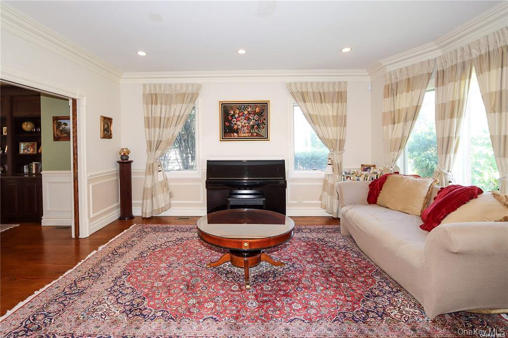 Single Family Steamboat Nassau County, NY 11024, MLS-927695-4